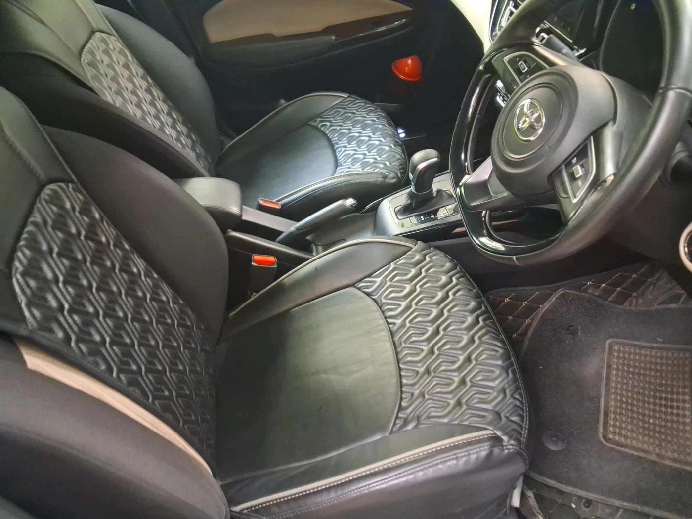 2022 Toyota Glanza V AMT, Petrol, Automatic, 13,842 km, interior