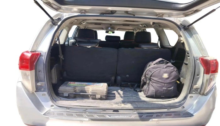 2016 Toyota Innova Crysta 2.4 VX 8 STR, Diesel, Manual, 1,73,589 km, exterior