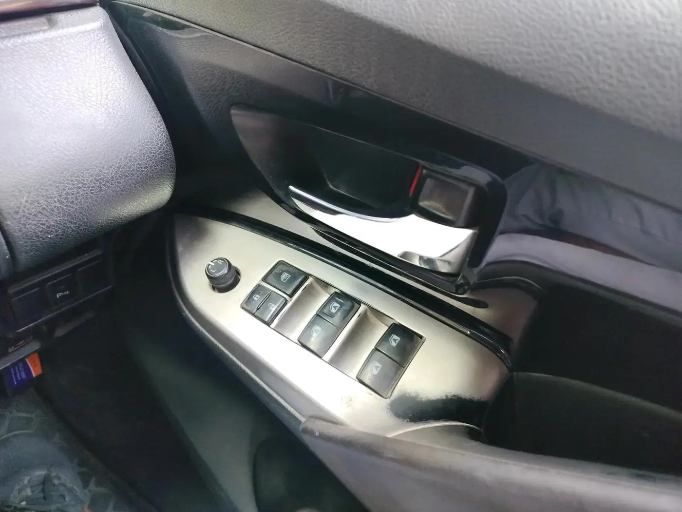 2016 Toyota Innova Crysta 2.4 VX 8 STR, Diesel, Manual, 1,73,589 km, interior