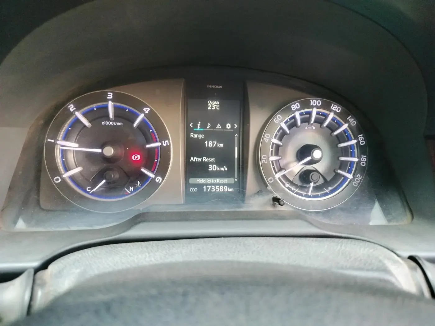 2016 Toyota Innova Crysta 2.4 VX 8 STR, Diesel, Manual, 1,73,589 km, interior