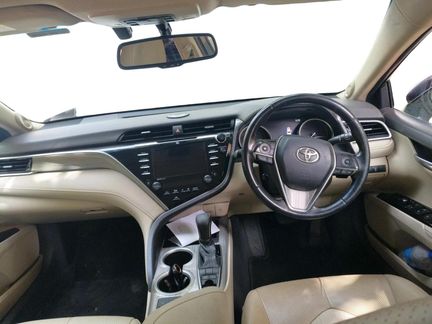 2020 Toyota Camry HYBRID, Hybrid, Automatic, 87,702 km, interior