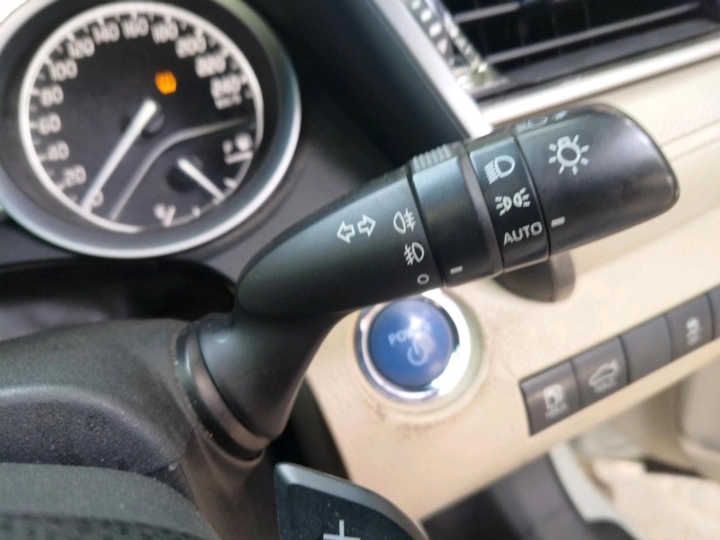 2020 Toyota Camry HYBRID, Hybrid, Automatic, 87,702 km, interior