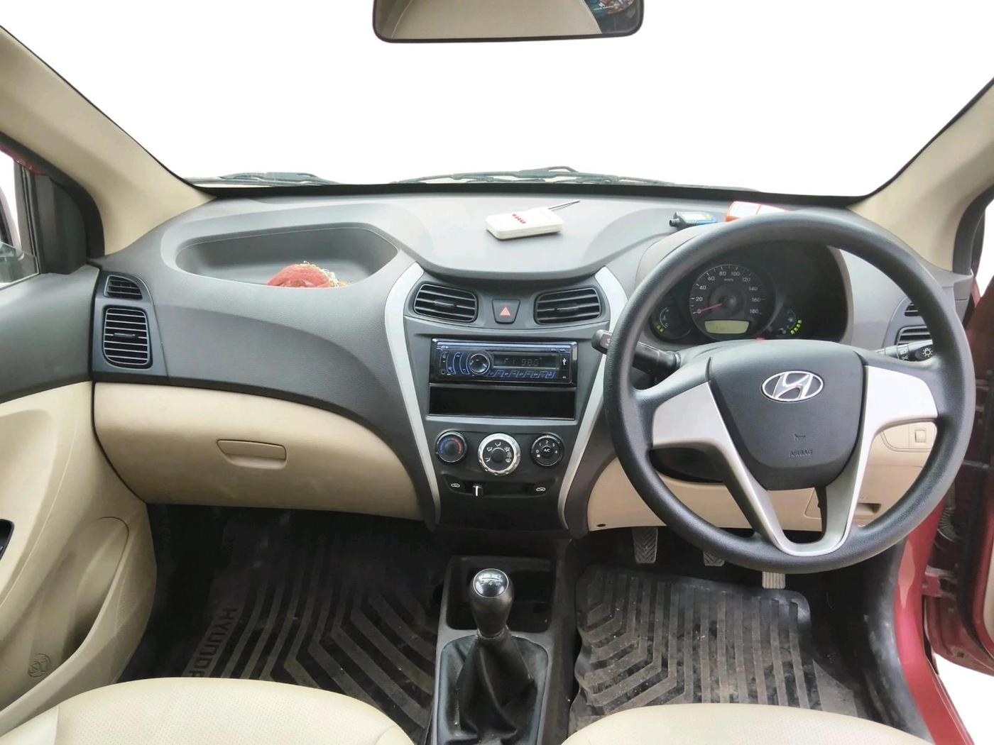2017 Hyundai Eon ERA PLUS (O), Petrol, Manual, 13,327 km, interior