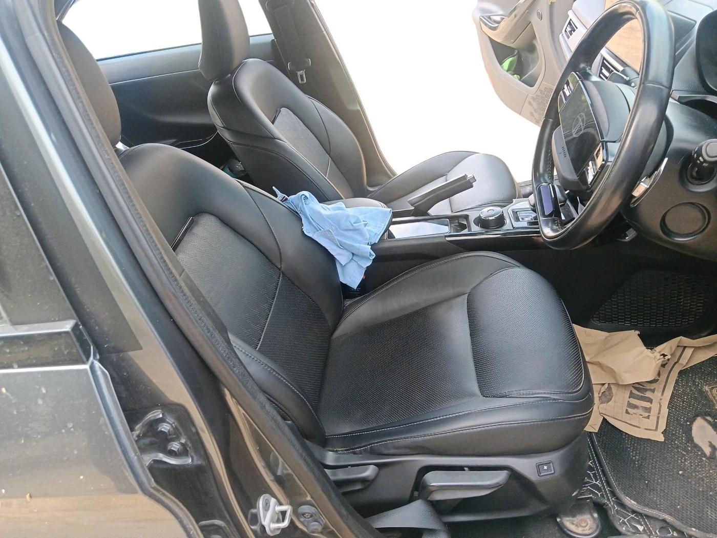 2024 Tata NEXON FEARLESS + SUNROOF DCA DUAL TONE 1.2 PETROL, Petrol, Automatic, 91,193 km, interior