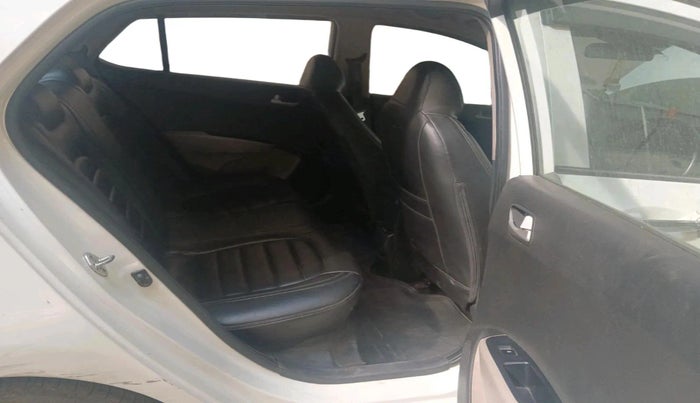 2015 Hyundai Grand i10 SPORTZ 1.2 KAPPA VTVT, Petrol, Manual, 1,64,569 km, interior