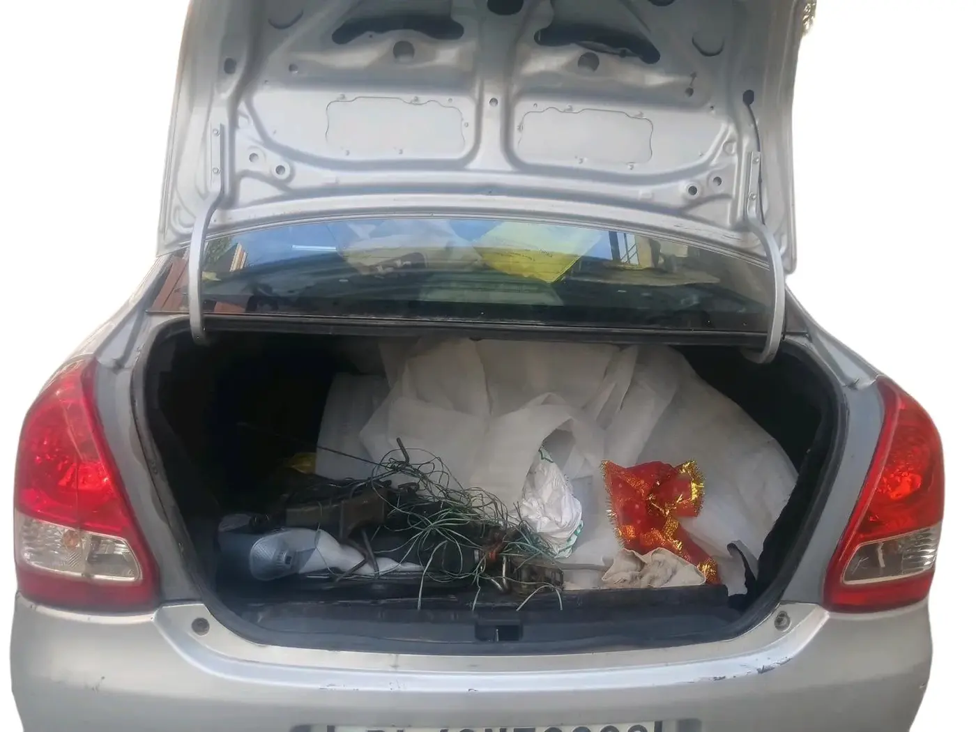 2011 Toyota Etios V, Petrol, Manual, 1,98,775 km, exterior