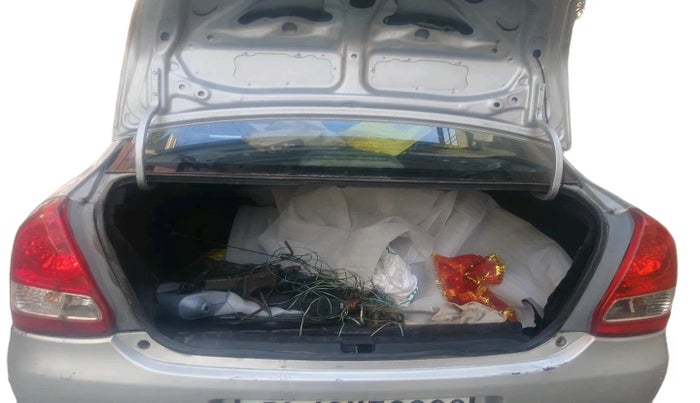 2011 Toyota Etios V, Petrol, Manual, 1,98,775 km, exterior