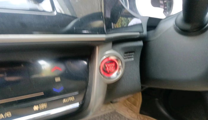 2017 Honda City 1.5L I-VTEC V MT, Petrol, Manual, 1,18,149 km, interior