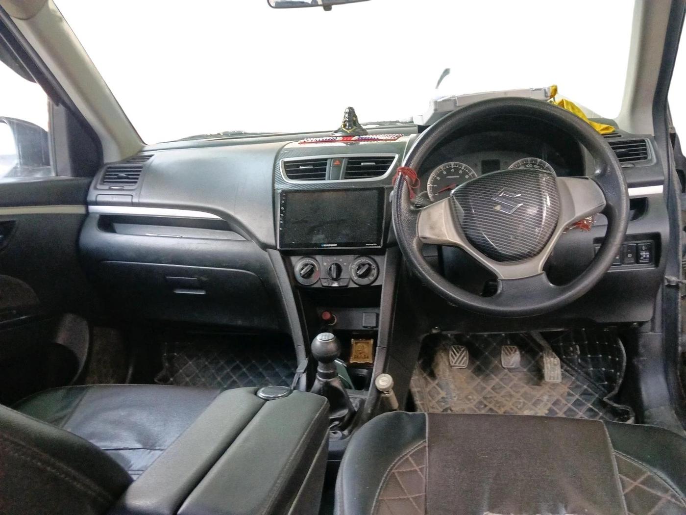 2015 Maruti Swift VXI, Petrol, Manual, 97,215 km, interior
