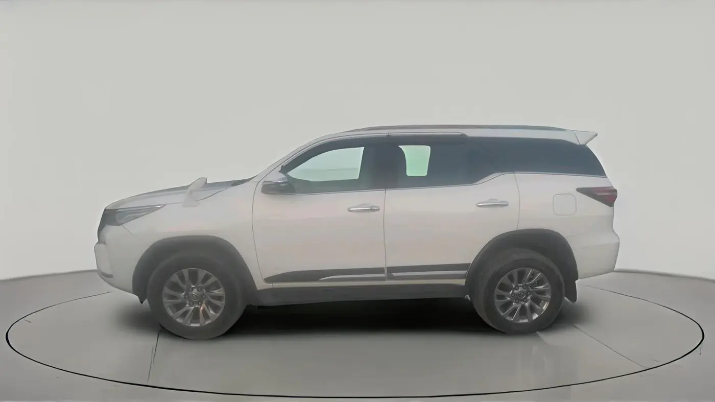 2023 Toyota Fortuner 4X4 MT 2.8 DIESEL, Diesel, Manual, 95,933 km, exterior