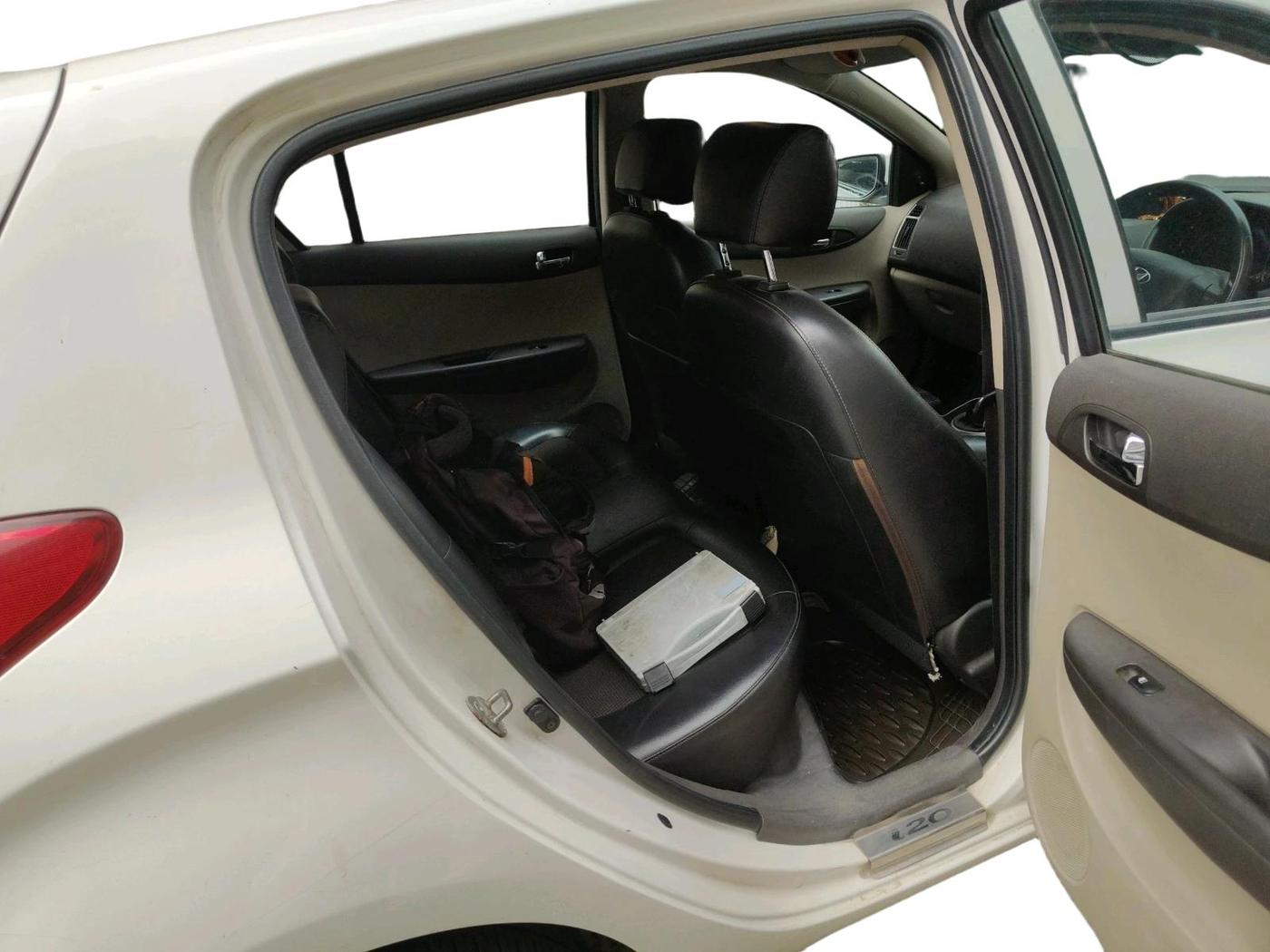 2012 Hyundai i20 MAGNA 1.2, Petrol, Manual, 26,056 km, interior