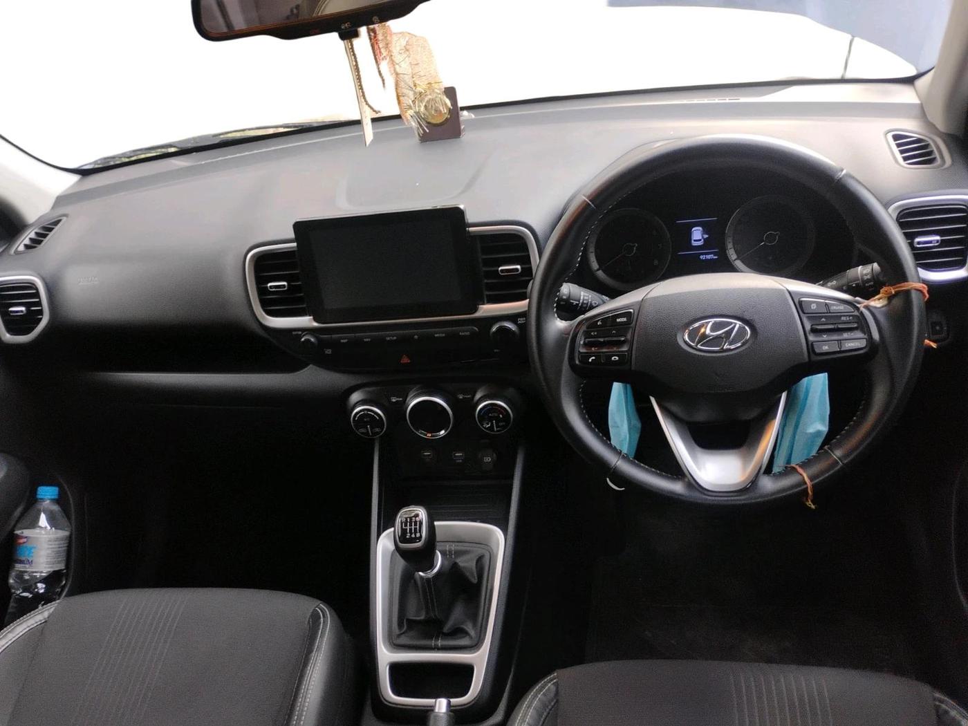 2019 Hyundai VENUE SX 1.0 (O) TURBO, Petrol, Manual, 92,107 km, interior