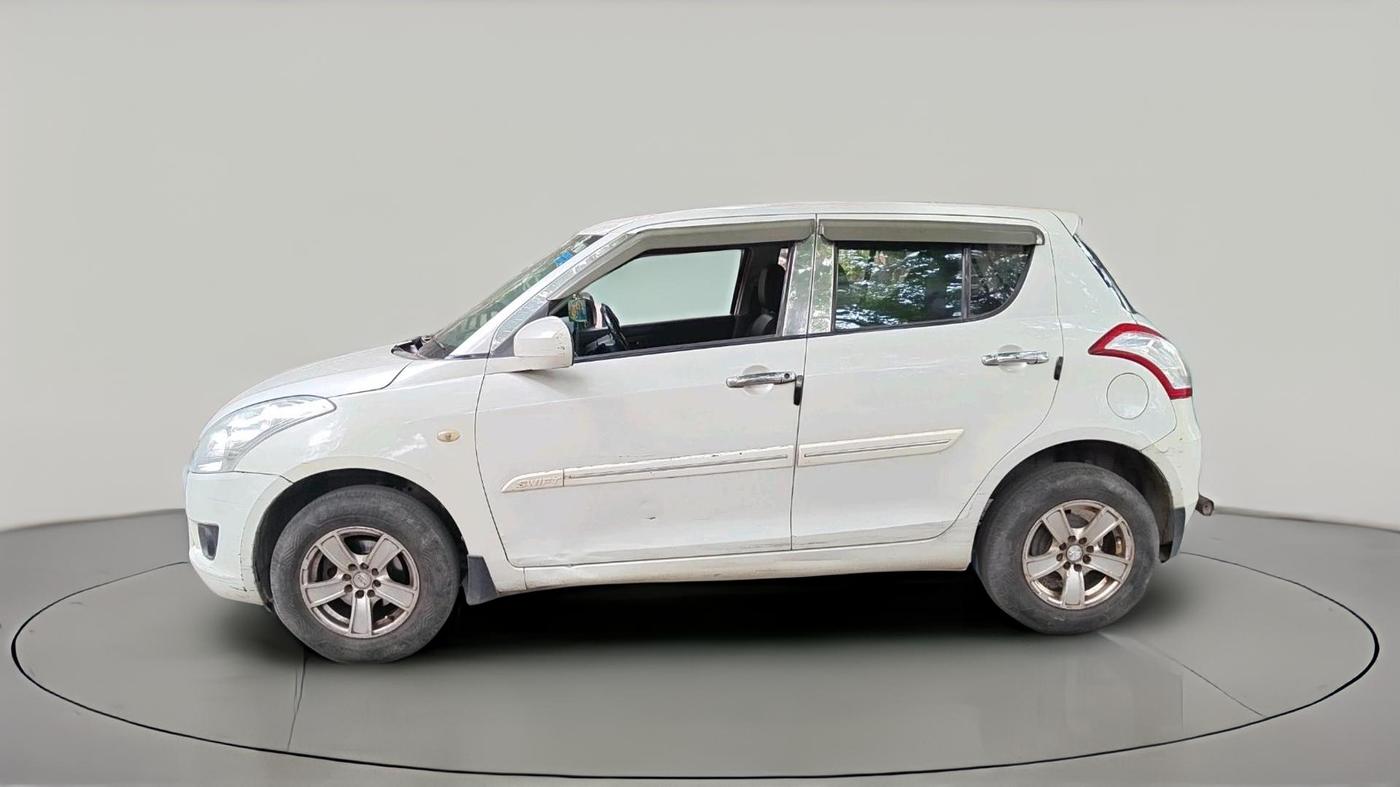 2012 Maruti Swift LXI, CNG, Manual, 96,036 km, exterior