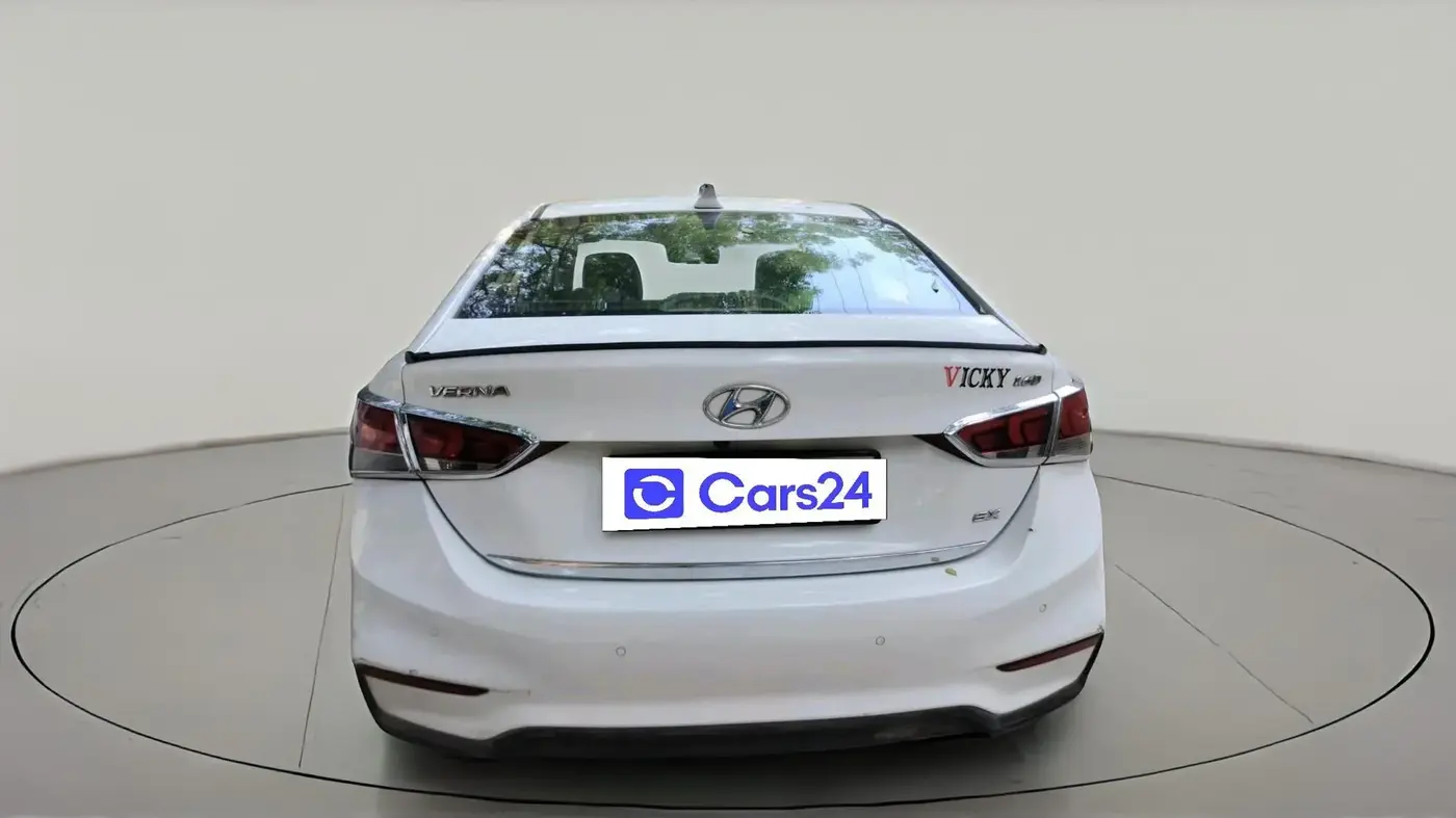 2018 Hyundai Verna 1.6 CRDI SX + AT, Diesel, Automatic, 1,26,828 km, exterior
