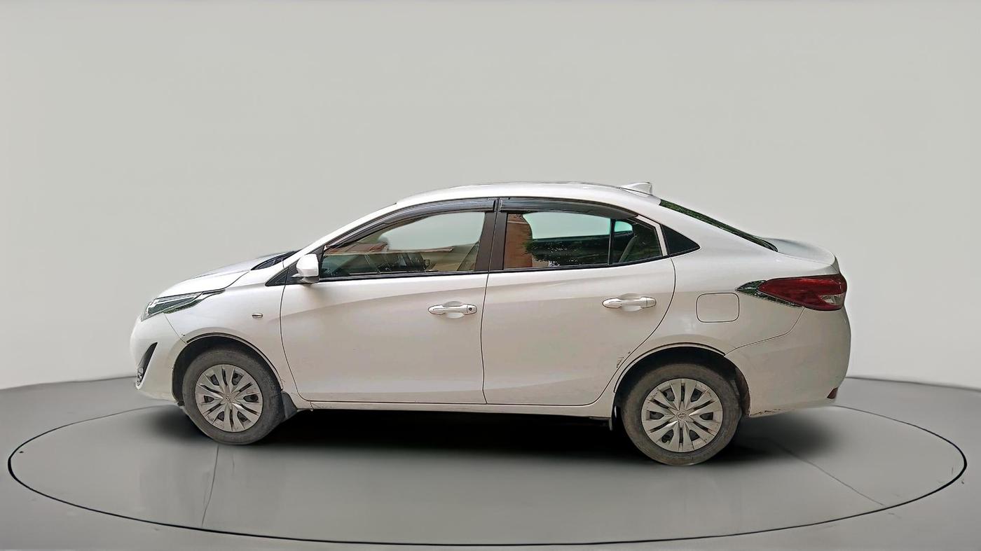 2021 Toyota YARIS J CVT, Petrol, Automatic, 41,697 km, exterior