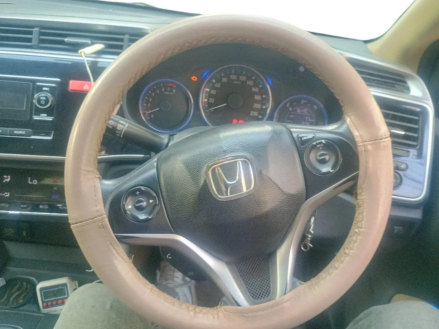 2014 Honda City 1.5L I-VTEC SV, Petrol, Manual, 1,22,422 km, interior