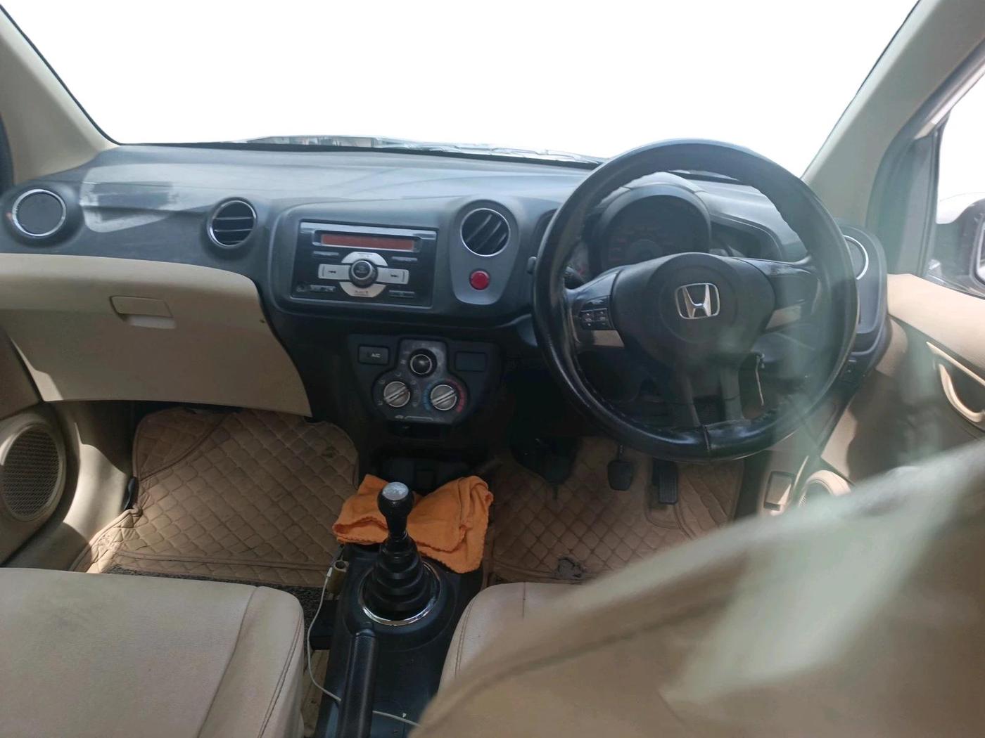 2014 Honda Amaze 1.2L I-VTEC S, CNG, Manual, 97,361 km, interior