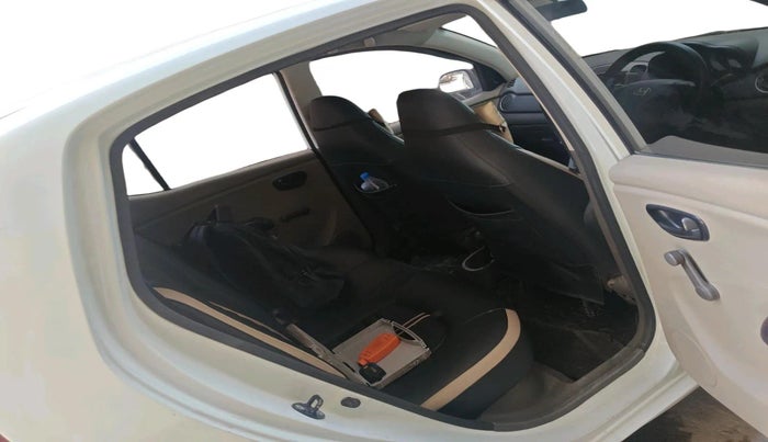 2011 Hyundai i10 ERA 1.1, Petrol, Manual, 1,07,992 km, interior