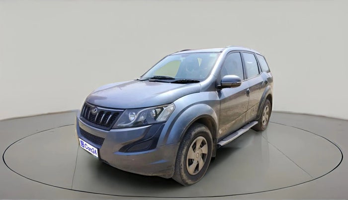 2016 Mahindra XUV500 W6, Diesel, Manual, 1,09,185 km, exterior