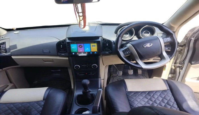2016 Mahindra XUV500 W6, Diesel, Manual, 1,09,185 km, interior