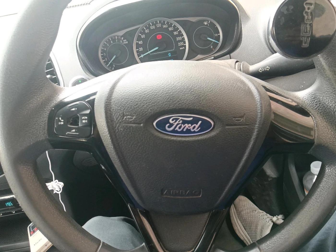 2019 Ford New Figo TITANIUM 1.2 PETROL MT, Petrol, Manual, 77,653 km, interior