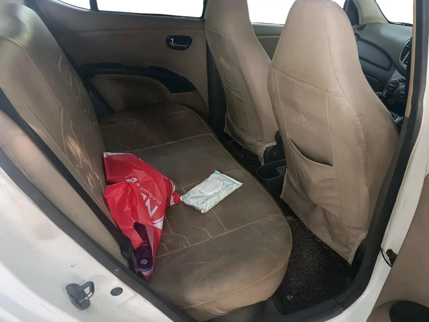2011 Hyundai i10 MAGNA 1.2, Petrol, Manual, 81,555 km, interior