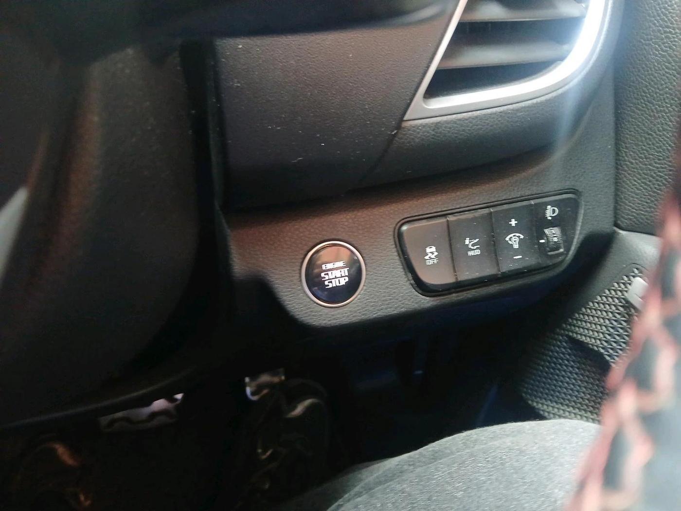 2022 KIA SELTOS GTX PLUS AT 1.5 DIESEL, Diesel, Automatic, 60,136 km, interior