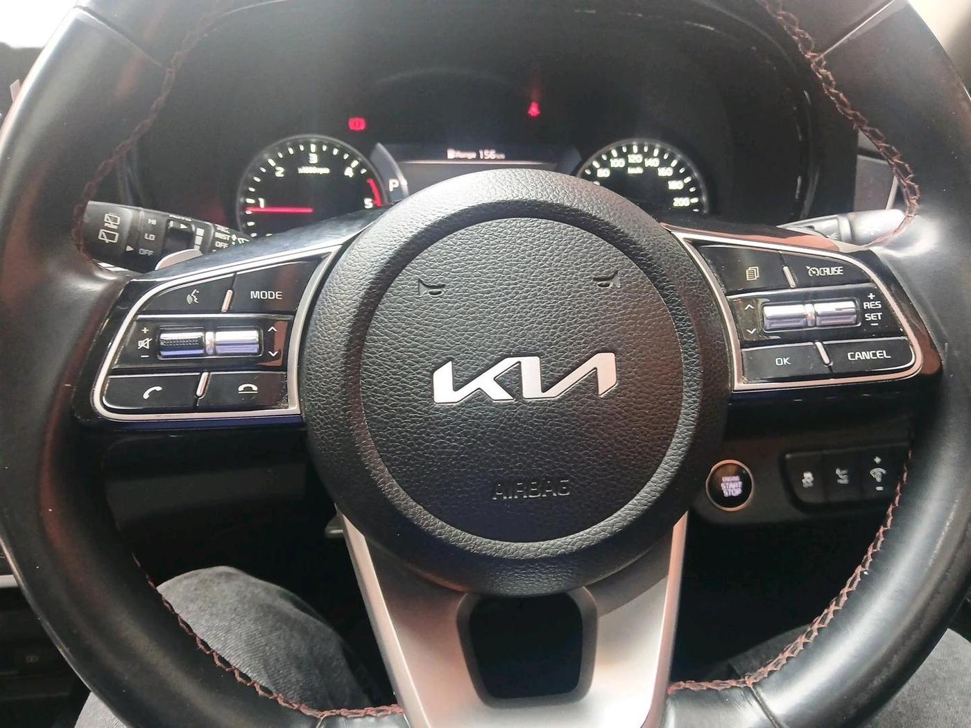 2022 KIA SELTOS GTX PLUS AT 1.5 DIESEL, Diesel, Automatic, 60,136 km, interior