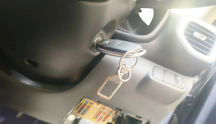 2020 Hyundai VENUE S 1.2, Petrol, Manual, 33,119 km, interior