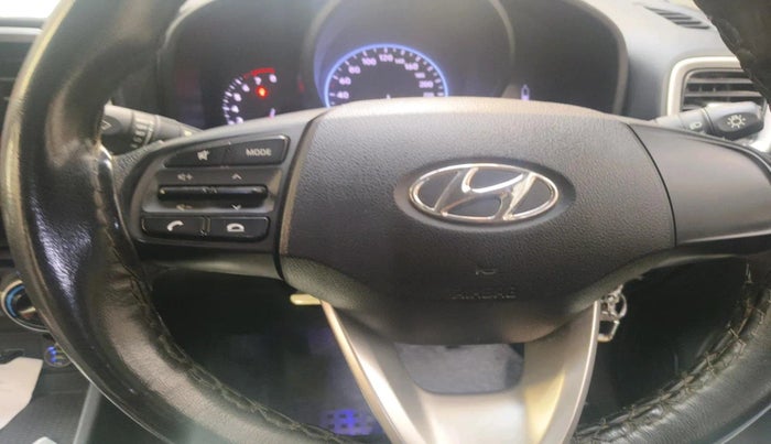 2020 Hyundai VENUE S 1.2, Petrol, Manual, 33,119 km, interior