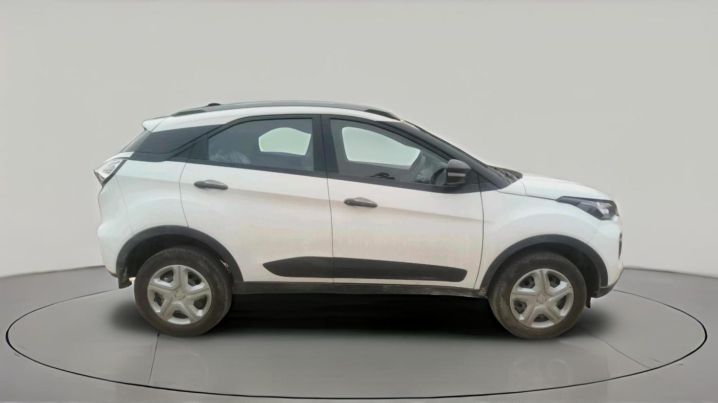 2023 Tata NEXON XM PLUS SUNROOF PETROL, Petrol, Manual, 3,947 km, exterior