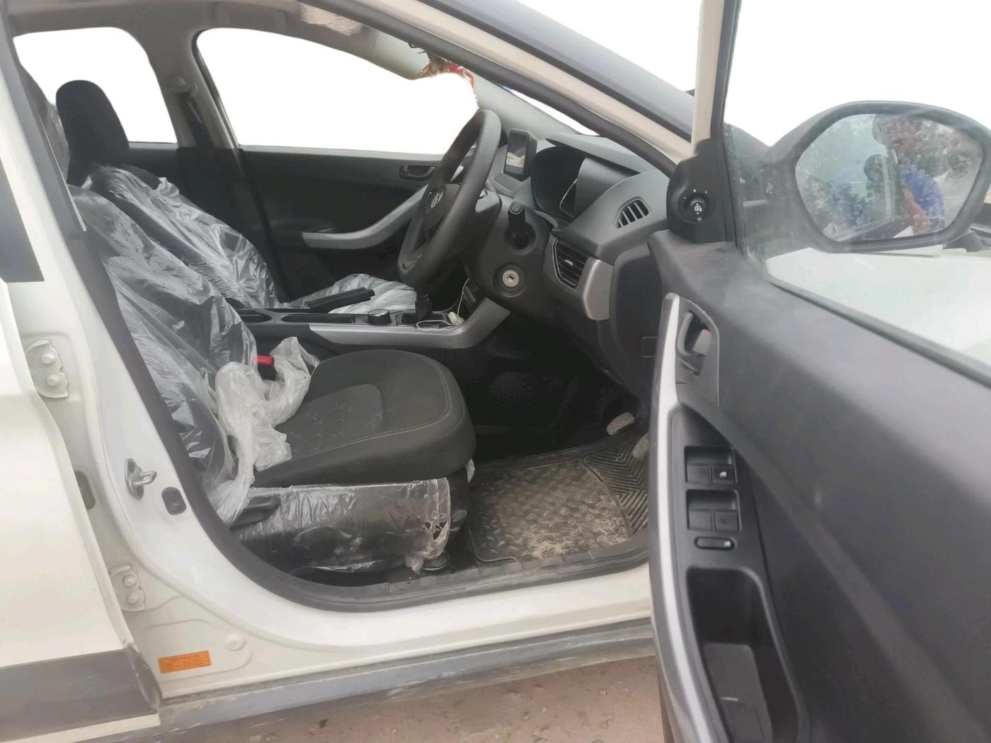 2023 Tata NEXON XM PLUS SUNROOF PETROL, Petrol, Manual, 3,947 km, interior
