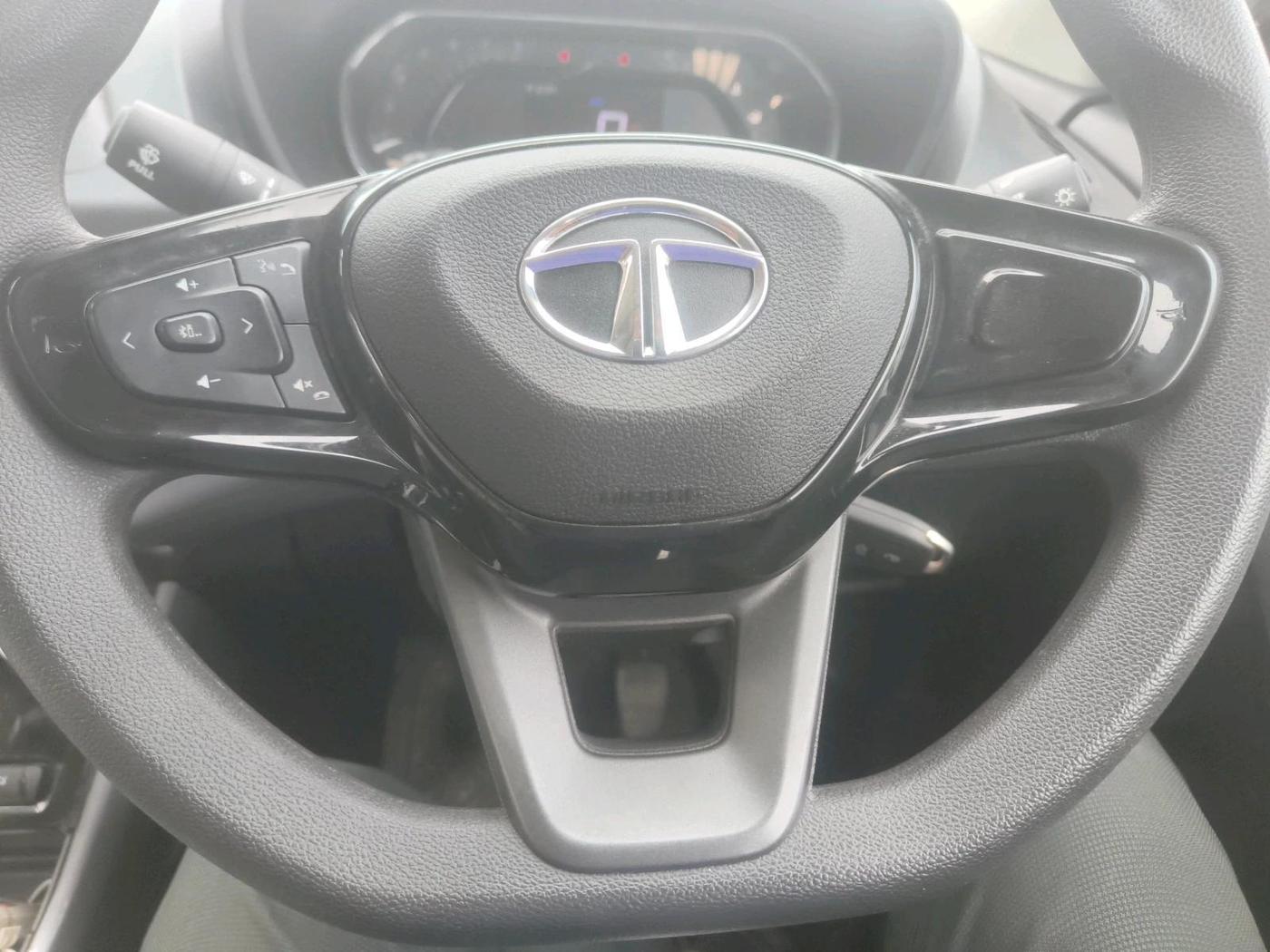 2023 Tata NEXON XM PLUS SUNROOF PETROL, Petrol, Manual, 3,947 km, interior
