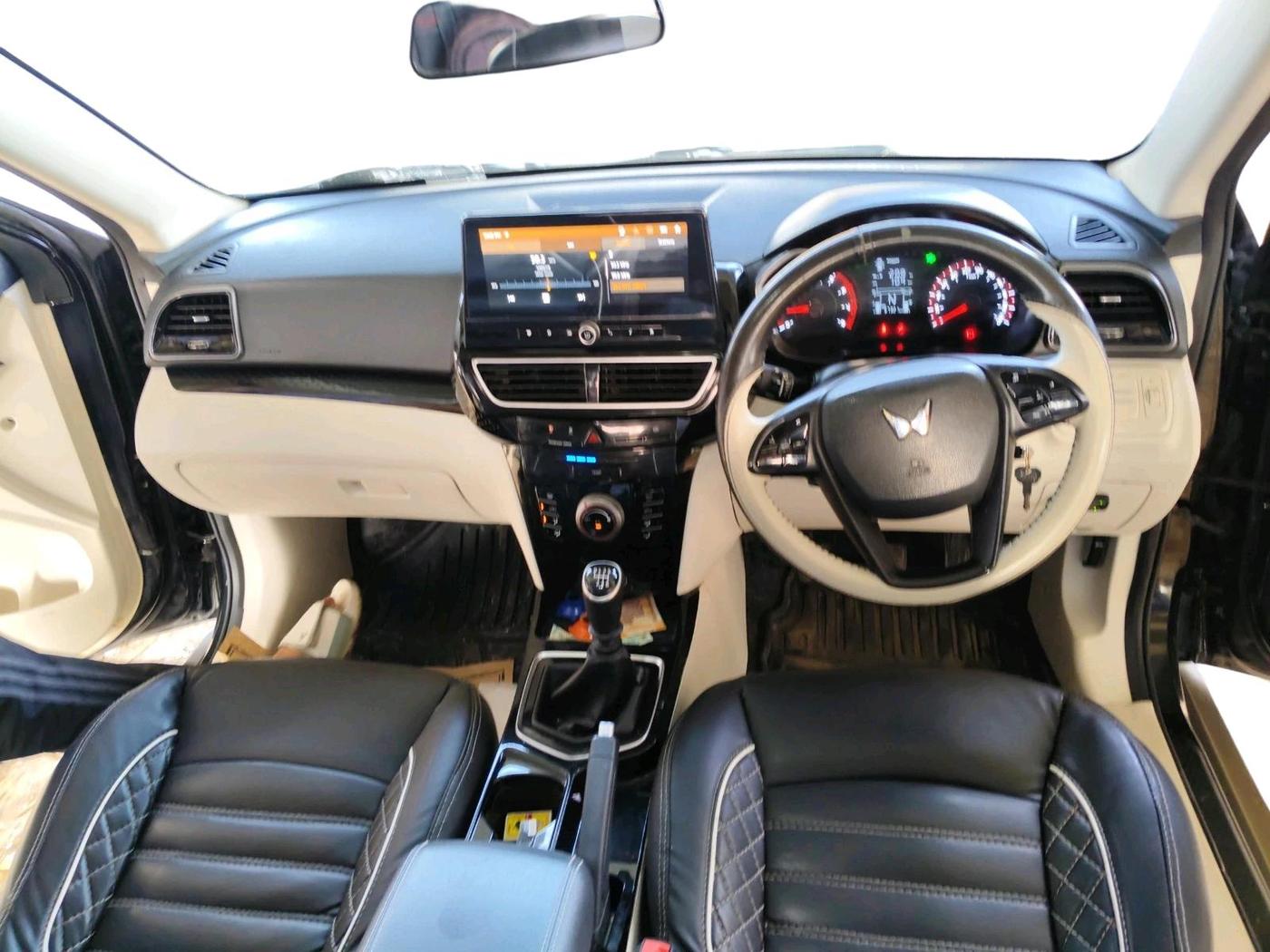 2024 Mahindra XUV 3XO MX3 Pro 1.2 L TCMPFi, CNG, Manual, 57,321 km, interior