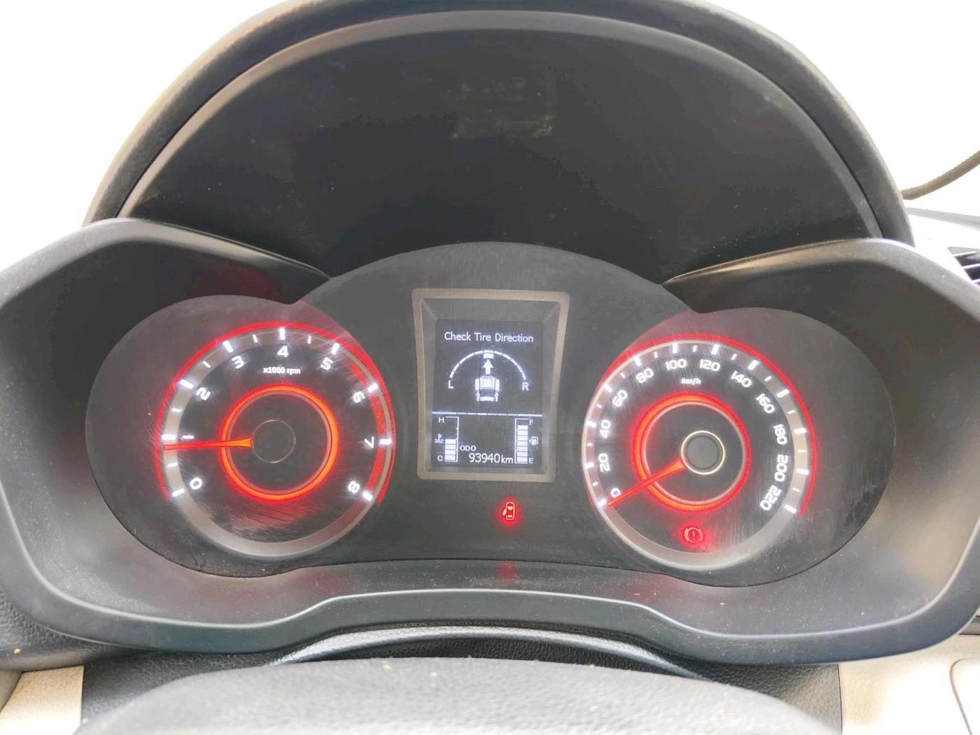 2020 Mahindra XUV300 W8 1.2 PETROL, Petrol, Manual, 93,940 km, interior