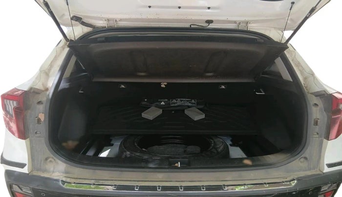 2023 KIA SELTOS  HTX 1.5 PETROL MT, Petrol, Manual, 16,021 km, exterior