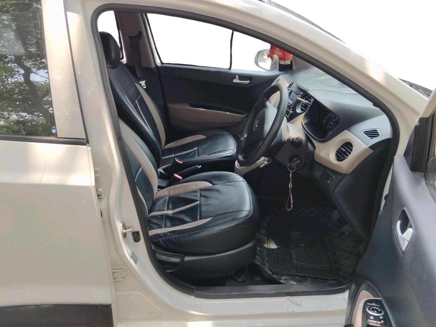 2016 Hyundai Grand i10 SPORTZ 1.2 KAPPA VTVT, Petrol, Manual, 33,117 km, interior