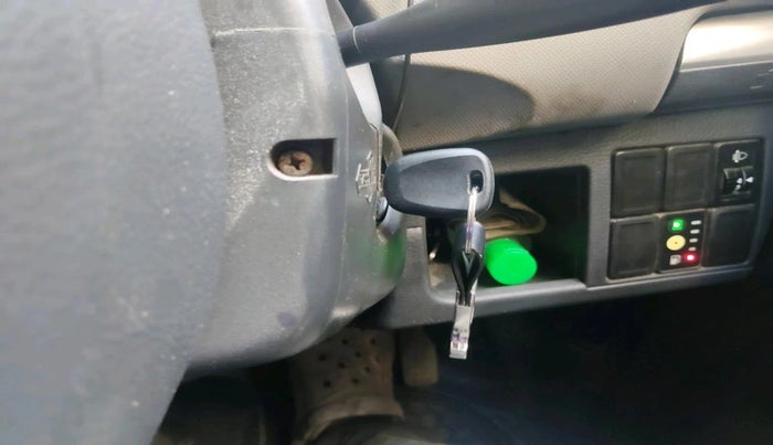 2012 Maruti Wagon R 1.0 LXI CNG, CNG, Manual, 1,65,702 km, interior