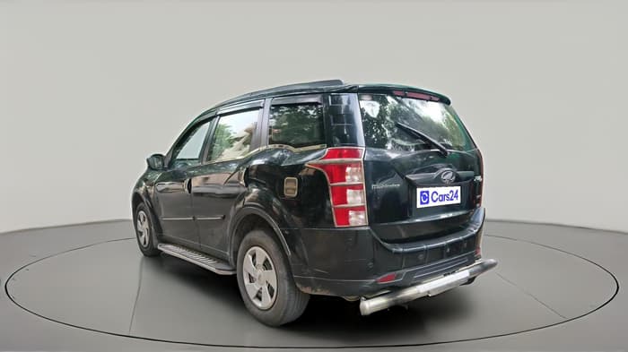2017 Mahindra XUV500 W6 AT, Diesel, Automatic, 93,819 km, exterior