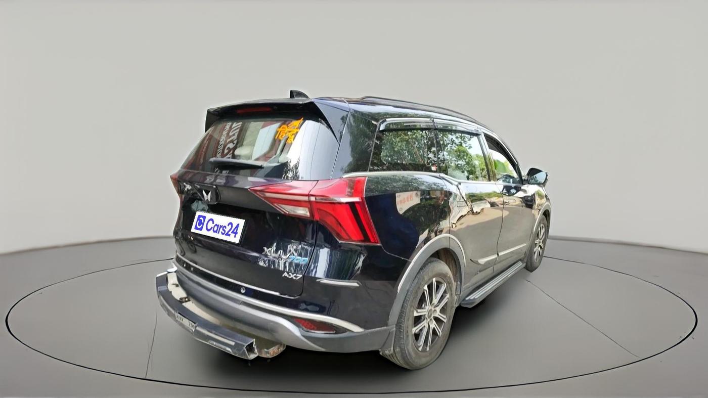 2022 Mahindra XUV700 AX 7 P AT 7 STR, Petrol, Automatic, 30,364 km, exterior