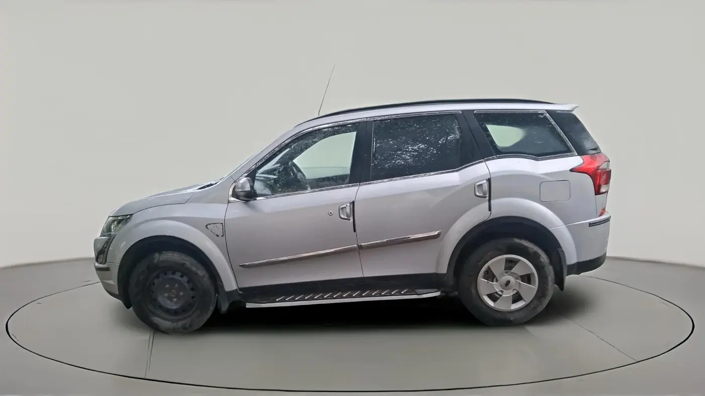 2018 Mahindra XUV500 W7, Diesel, Manual, 81,228 km, exterior