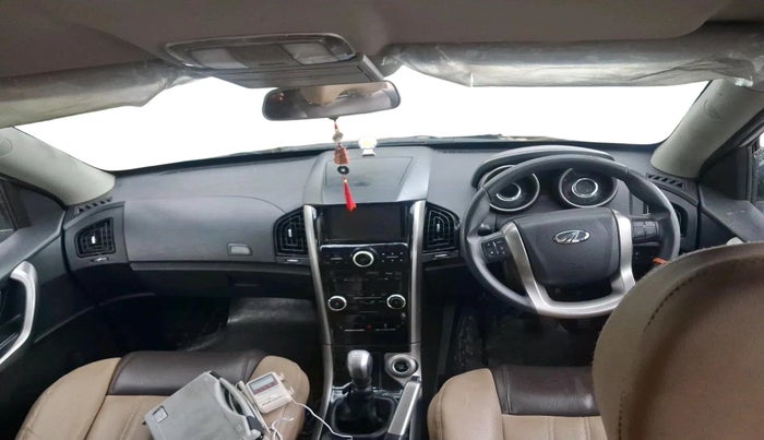 2018 Mahindra XUV500 W7, Diesel, Manual, 81,228 km, interior