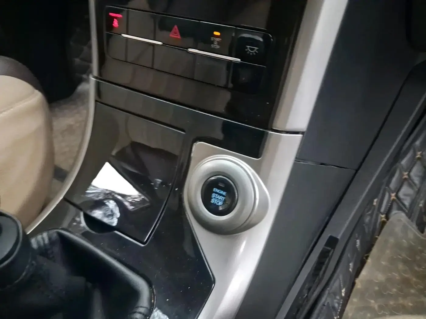 2018 Mahindra XUV500 W7, Diesel, Manual, 81,228 km, interior