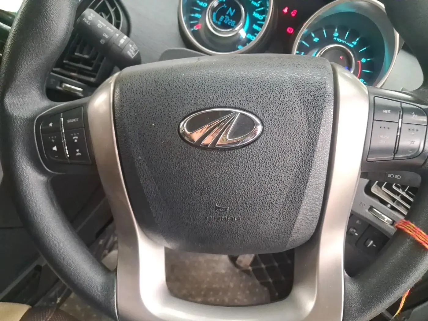 2018 Mahindra XUV500 W7, Diesel, Manual, 81,228 km, interior