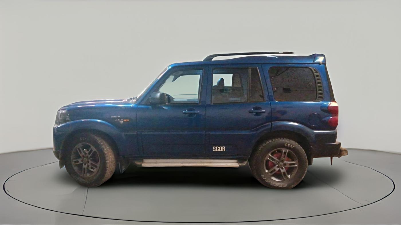2017 Mahindra Scorpio S4 PLUS 1.99 INTELLI-HYBRID, Diesel, Manual, 66,171 km, exterior