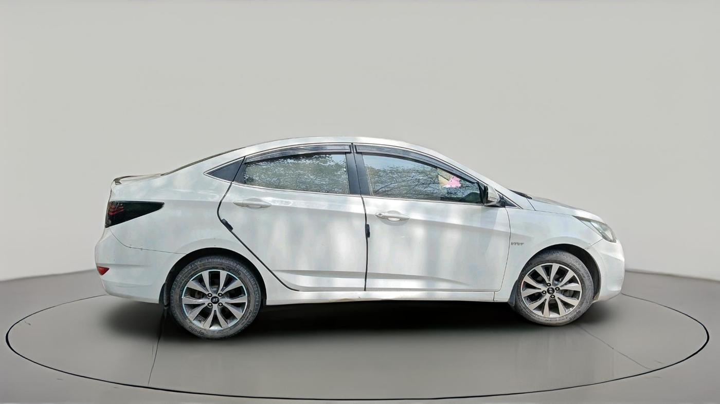 2013 Hyundai Verna FLUIDIC 1.6 VTVT SX, Petrol, Manual, 1,25,351 km, exterior