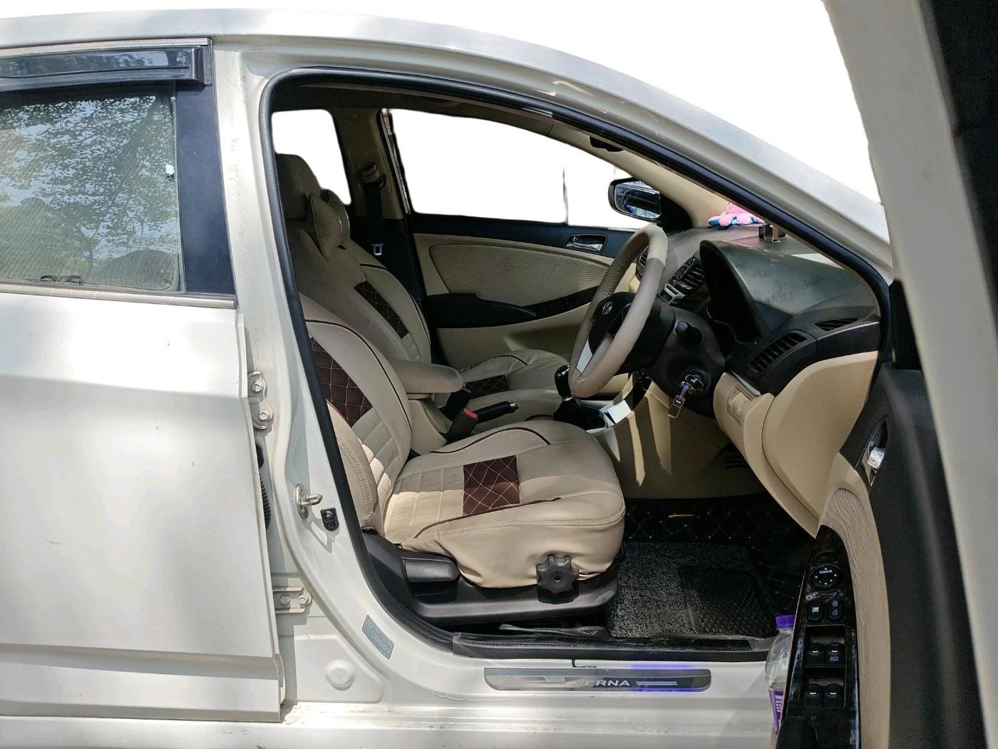 2013 Hyundai Verna FLUIDIC 1.6 VTVT SX, Petrol, Manual, 1,25,351 km, interior
