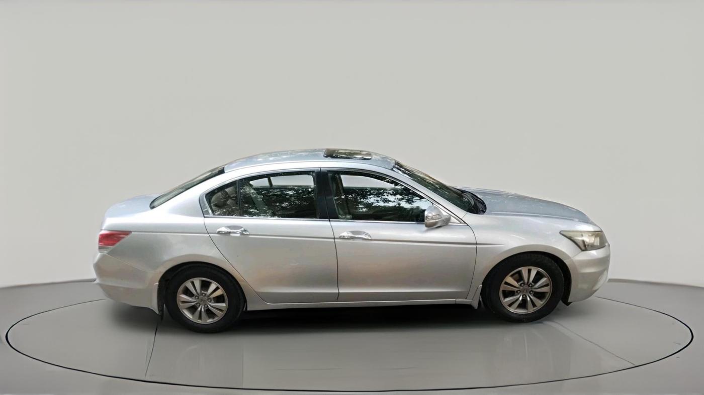 2011 Honda Accord 2.4L I-VTEC AT, Petrol, Automatic, 1,06,381 km, exterior
