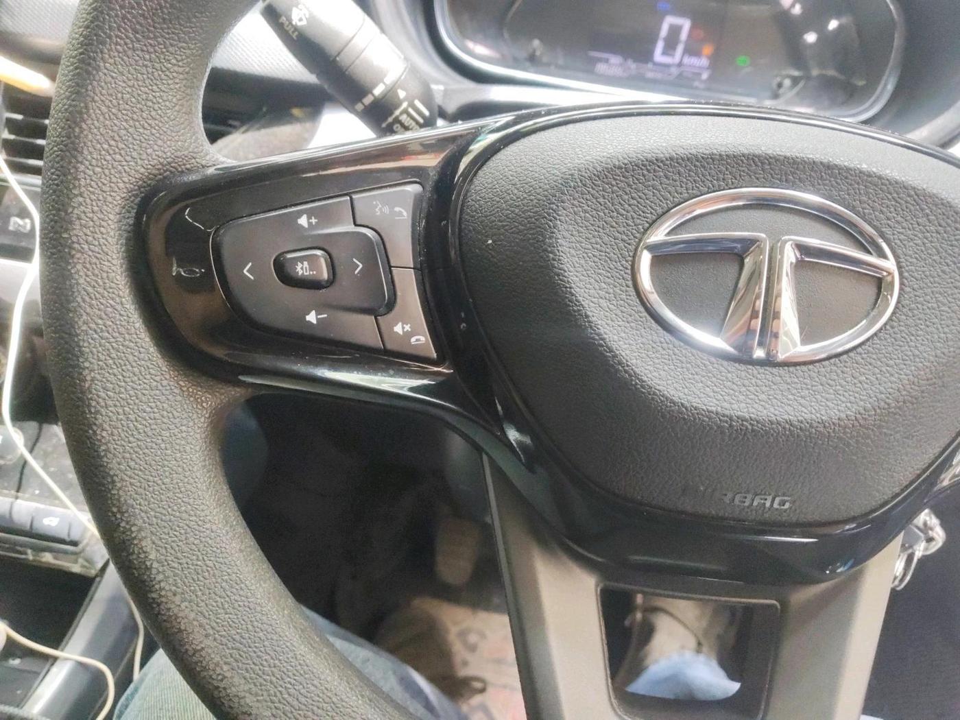 2022 Tata NEXON XM PLUS SUNROOF PETROL, Petrol, Manual, 19,588 km, interior