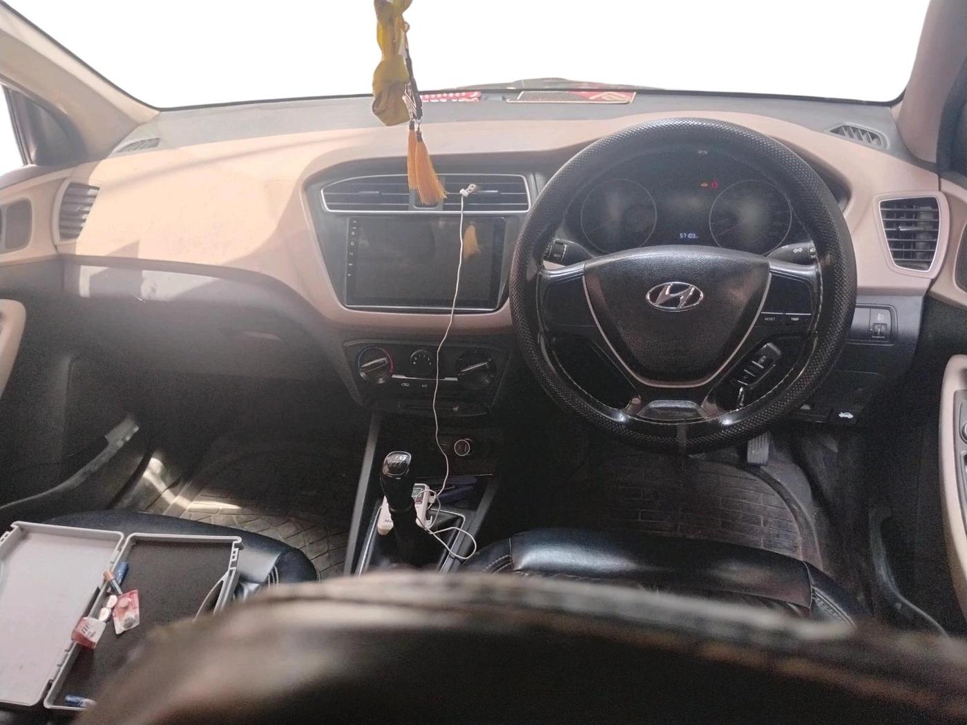 2018 Hyundai Elite i20 MAGNA EXECUTIVE 1.2, CNG, Manual, 57,103 km, interior